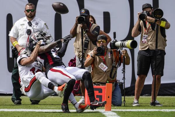 Falcons CB Casey Hayward placed on IR with shoulder injury AP News